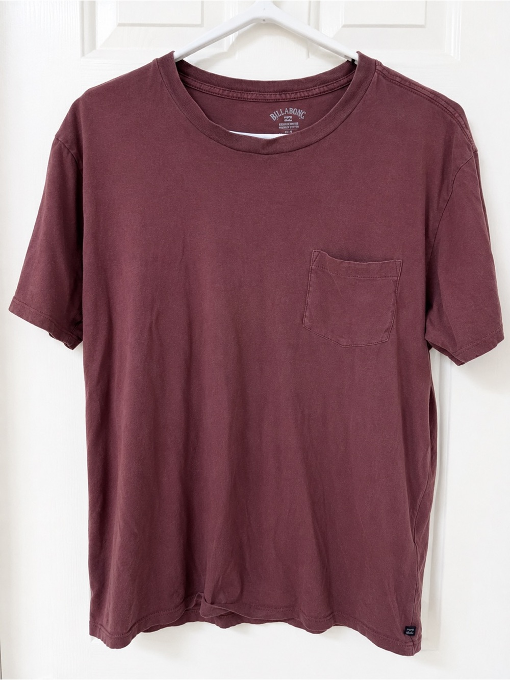 Billabong Men's Short Sleeve Pocket Tee — Maroon